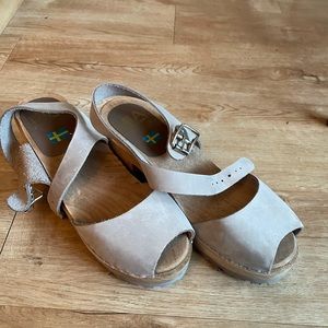 MIA clog sandals